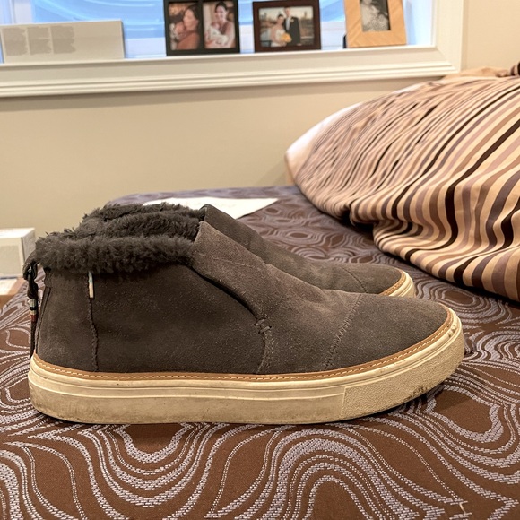 Toms Shoes - Tom’s booties size 9.